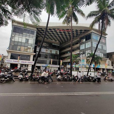 Oyo 91692 The You And Me Hotel Utrān Exterior photo